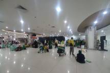 Penumpang di sebuah Bandara