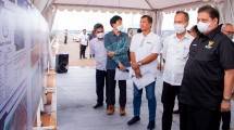 Menperin Agus Gumiwang Kartasasmita saat mendampingi Menko Perekonomian Airlangga Hartarto meninjau Kawasan Industri Terpadu (KIT) Batang