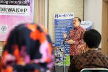 Sekretaris Kementerian Koperasi dan UKM Agus Muharram membuka Dialog Interaktif bertema Tantangan KSP di Era Bunga Murah, yang diselenggarakan Forum Wartawan Koperasi (Forwakop), di Jakarta, Rabu (23/8). (Dok: INDUSTRY.co.id)