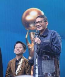 Sandiaga Uno Menteri Pariwisata/Badan Ekonomi Kreatif.