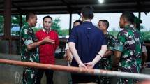 Adri Martowardojo berdiskusi dengan Tri Budi Utomo dan Tim Kodim 0906 Tenggarong