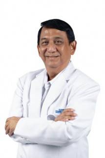 Dokter Spesialis Paru-paru dari MRCCC Siloam Hospitals Semanggi, Dr. dr. Achmad Mulawarman J, Sp.P(K)., 