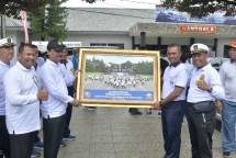 Dankormar Mayjen TNI (Mar) Widodo Dwi Bersama Prajurit dan Purnawirawan Olahraga Bersama