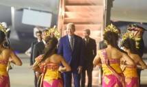 iden Joe Biden dan Sejumlah Pemimpin Tiba di Bali Hadiri KTT G20 Oleh Humas Dipublikasikan pada 13 November 2022 Kategori: Berita Dibaca: 92 Kali Presiden AS Joe Biden tiba di Bali, Minggu (13/11/2022) malam. (Foto: BPMI Setpres) 