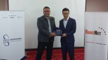 Daniel Suryo, Chief Operating Officer PT Mahavira System Integra dan Randy Ran, Pendiri dan CEO RansNet Singapura.