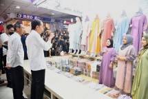 Presiden Jokowi Tinjau Pasar Tanah Abang Pastikan Aktivitas Perekonomian Sektor Riil Berjalan Baik