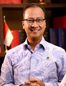 Menteri Perindustrian Agus Gumiwang Kartasasmita