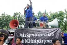 Masa aksi demo Penjaspel minta Pelabuhan KCN Marunda dibuka kembali