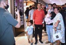 Presiden Jokowi Sapa Warga di Pusat Perbelanjaan Medan