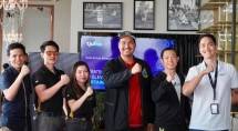 Menpora bersama tim Tjufoo dan sejumlah anak muda pemilik brand lokal.