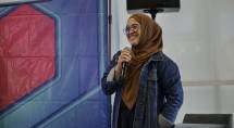 Asri, penerima Lazada Women Seller Appreciation 2023.