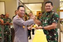 Surprise Panglima TNI Laksamana Yudo Margono di Hari Ulang Tahun Kapolri