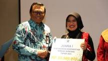 Kepala Perpustakaan UMY terpilih sebagai Pustawakan Berprestasi Terbaik 2023 dari Perpusnas.