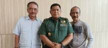 Hermes Sihombing musisi (Koordinator Lomba) Brigjend TNI Amrizar (Ketua Lomba Cipta Lagu Nusantara) dan Timur (Juri 