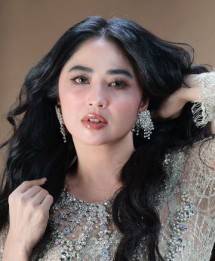 Selebritis Dewi Perssik