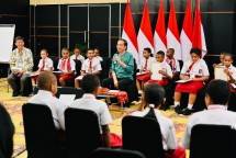 Presiden Jokowi dan anak-anak Papua