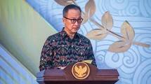 Menteri Perindustrian Agus Gumiwang Kartasasmita 