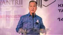 Menteri Perindustrian Agus Gumiwang Kartasasmita 