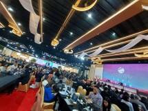 Suasana ruangan Media Center Konferensi Tingkat Tinggi ke-43 ASEAN 2023 di Jakarta Convention Center, Senayan, Rabu (7/9/2023), saat Sekretaris Jenderal Perserikatan Bangsa-Bangsa Antonio Guterres saat memberikan keterangan resmi di hadapan media dalam dan luar negeri. Kementerian Komunikasi dan Informatika memberikan dukungan fasilitas dan pengelolaan media center dalam KTT ke-43 ASEAN 2023 yang beroperasi pada 2-8 September dengan daya tampung mencapai hingga 2.500 orang. Foto: Infopublik 
