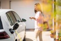 Tips Lifepal - Suhu Panas Bikin Lemah, Kenali Jenis-Jenis Baterai Mobil Listrik 