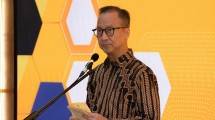 Menteri Perindustrian Agus Gumiwang Kartasasmita