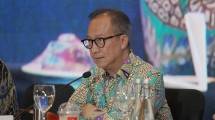 Menteri Perindustrian Agus Gumiwang Kartasasmita