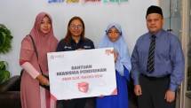 Penyerahan bantuan dana beasiswa pendidikan untuk anak Almarhum Markis Kido secara simbolis oleh SiCepat Ekspres pada Kamis (9/11).