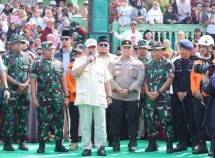 Menhan Prabowo Subianto Beri Santunan Kepada Korban Erupsi Gunung Marapi di Kabupaten Agam, Sumbar