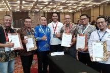 Direksi Pelindo bersama UMKM binaan