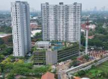 Pembangunan Tower C, tower terbaru Apartemen Emerald Bintaro ini terus berlanjut.