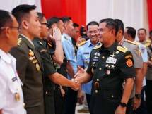 Kasum TNI Mewakili Panglima TNI Buka Pendidikan Reguler Ke-LII Sesko TNI Tahun Anggaran 2024