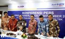 Dirut BTN (Persero) Tbk. Maryono bersama jajaran Direksi Bank BTN R. Mahelan Prabantarikso, Adi Setianto, Iman N. Soeko, Oni Febriarto R., dan Nixon L. P. Napitupulu Konferensi Pers Paparan Kinerja Bank BTN per Kuartal III/2017