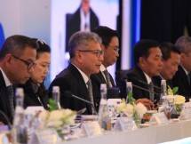 Direktur Utama PT Bank Rakyat Indonesia Tbk Sunarso bersama jajaran direksi