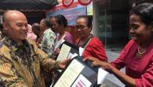 Kementerian Koperasi dan UKM melalui Deputi bidang Produksi dan Pemasaran, I Wayan Dipta meresmikan pembangunan Pasar Rakyat Paliwadan di Desa Waiwadan, Adonara Barat, Kabupaten Flores Timur, NTT, Minggu (29/10/2017)