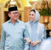 Rosan Roeslani dan Istri