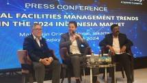 (Ki-Ka) Yohanes Jeffry Johary, Managing Director OCS Indonesia, Karel van Gorp, VP Marketing Emerging Markets (MEA, INDIA, SEA and ANZ)/ Global VP Consumer Brands of Diversey, Amit Menon, Country Leader of Diversey Indonesia, a Solenis company