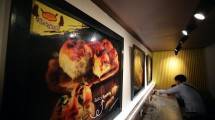 Fadil Jaidi dan Pak Muh Seru-seruan di Grand Opening Roti Keset Condet Kemang