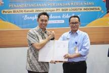 Penandatanganan Perjanjian Kerja Sama antara Direktur Komersial BLI Indra Iliana, Kadiv Komersial BLI Rifki Steovani, Pemimpin Wilayah Bulog Kanwil Jawa tengah Sopran Kenedi, Wakil Pemimpin Bulog Kanwil Jawa Tengah Sri Rejeki serta para pedagang Rumah Pangan Kita (RPK Bulog) di Jateng. 