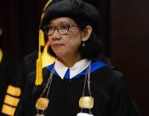 Guru Besar President University, Prof. Retnowati 