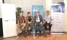 (Dari kiri ke kanan) Solution Specialist Multipolar Technology Fajar Try Putra, Data AI & Automation Technical Leader IBM Indonesia Wisnu Pranajaya, Director Enterprise Application Services Business Multipolar Technology Jip Ivan Sutanto, dan Senior Vice President Multipolar Technology Achmad Fakhrudin sedang menjelaskan tentang keunggulan solusi IBM watsonx dan IBM Security Guardium dalam penerapan GenAI bagi perusahaan kepada peserta seminar _&ldquo;Getting the Best of Both Worlds: Enhanced Growth through AI an