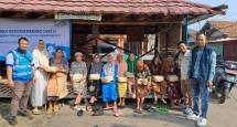 Penerima manfaat daging kurban dari ybm pln