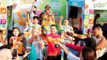 Toast Jasjus Bersama Pengunjung CFD Bekasi
