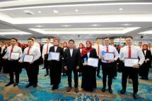 Direktur Utama BSI Hery Gunardi berfoto bersama dengan 151 Officer Development Program (ODP) terpilih yang bersaing ketat dengan lebih dari 13 ribu peserta seleksi periode sejak 2023.