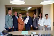 Kolaborasi Indonesia-Chile: Berbasis Hukum, Berorientasi Bisnis. Penandatanganan MOU, Joint venture antara anak usaha Lexregis dengan perusahaan Chile untuk develop market wine dan buah-buahan