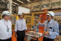 Menteri Perindustrian, Airlangga Hartarto saat berkunjung ke Thai Auto Summit Group