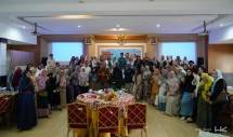 Melalui program Tanggung Jawab Sosial dan Lingkungan (TJSL) HK Peduli Kreatif menggelar workshop bertajuk Strategi Digitalisasi Kreatif secara hybrid dengan tema &ldquo;Membangun Rekam Jejak Digital dan Popularitas UMKM Sumatra Barat&rdquo;.