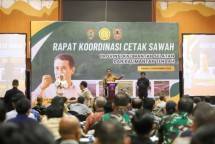 Mentan Jelajahi 3 Provinsi dalam 1 Hari Demi Swasembada Pangan