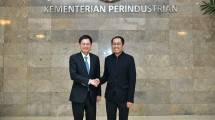 Wakil Menteri Perindustrian Faisol Riza ketika menerima kunjungan Gubernur Guangxi Mr. Lan Tianli