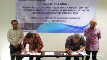 Penandatanganan kontrak proyek secara resmi dilakukan pada hari ini, Jum&rsquo;at (6/12) antara Commitment Making Officer RSUP Dr. Kandou Jehezkiel Panjaitan dengan dengan Executive Vice President (EVP) Divisi Gedung Hutama Karya, Nyoman Endi Mahendra.