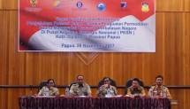 Kementerian Koperasi dan UKM memberikan bantuan perkuatan modal bagi pelaku UMKM di Pusat Kegiatan Strategis Nasional (PKSN) Kota Jayapura, Papua